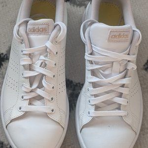 Adidas Woman's Advantage Tennis Shoes Size 7 White with Copper